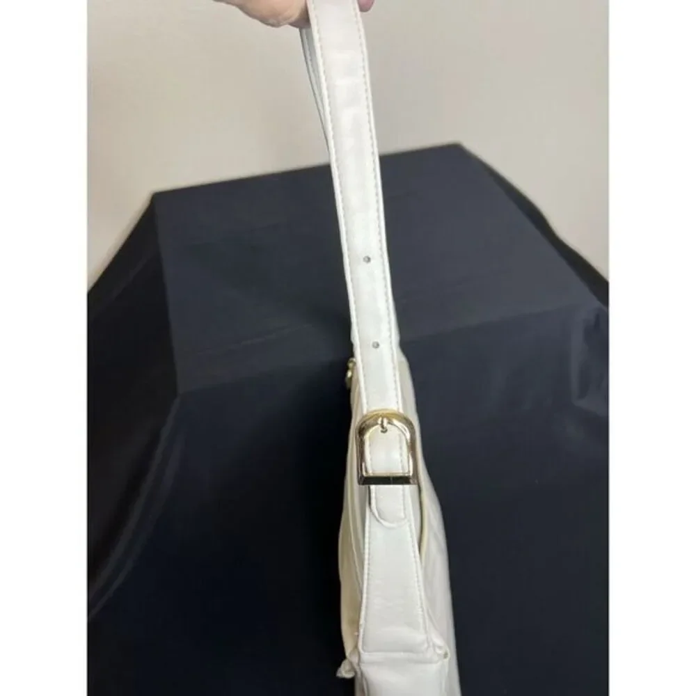 Giani Bernini Ivory Leather Shoulder Handbag Purse Top Zip w/ Logo -Side Pockets
